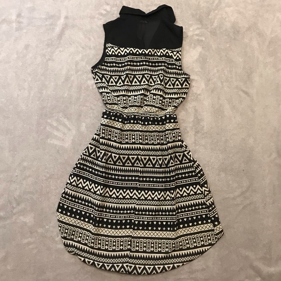 Casual sleeveless dress - Picture 2 of 5